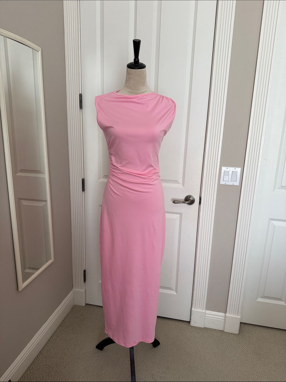 Women's Pink Sleeveless form fitting Maxi Dress